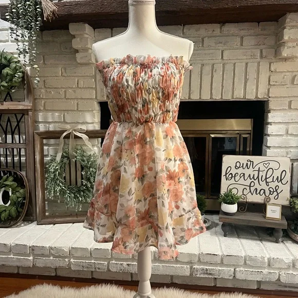 Hello Molly Floral Mini Dress - Picture 2 of 8